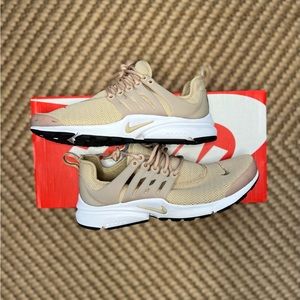 Women’s Nike Presto size 8